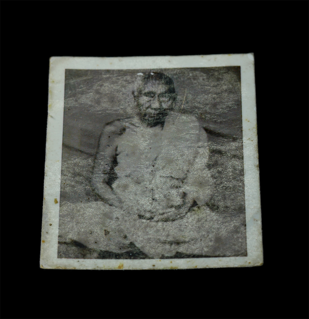 12Aug24 (117)p.jpg - รูปถ่ายหลวงปู่ทาบ นครปุญฺโญ วัดกระบกขึ้นผึ้ง อ.บ้านค่าย จ.ระยอง รูปเก่าสวย ขนาดห้วยคอ | https://kamulet.in.th